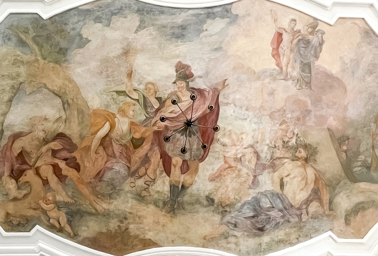 Zdjęcie przedstawiające fresk sufitowy w Pałacu w Suchej Górnej