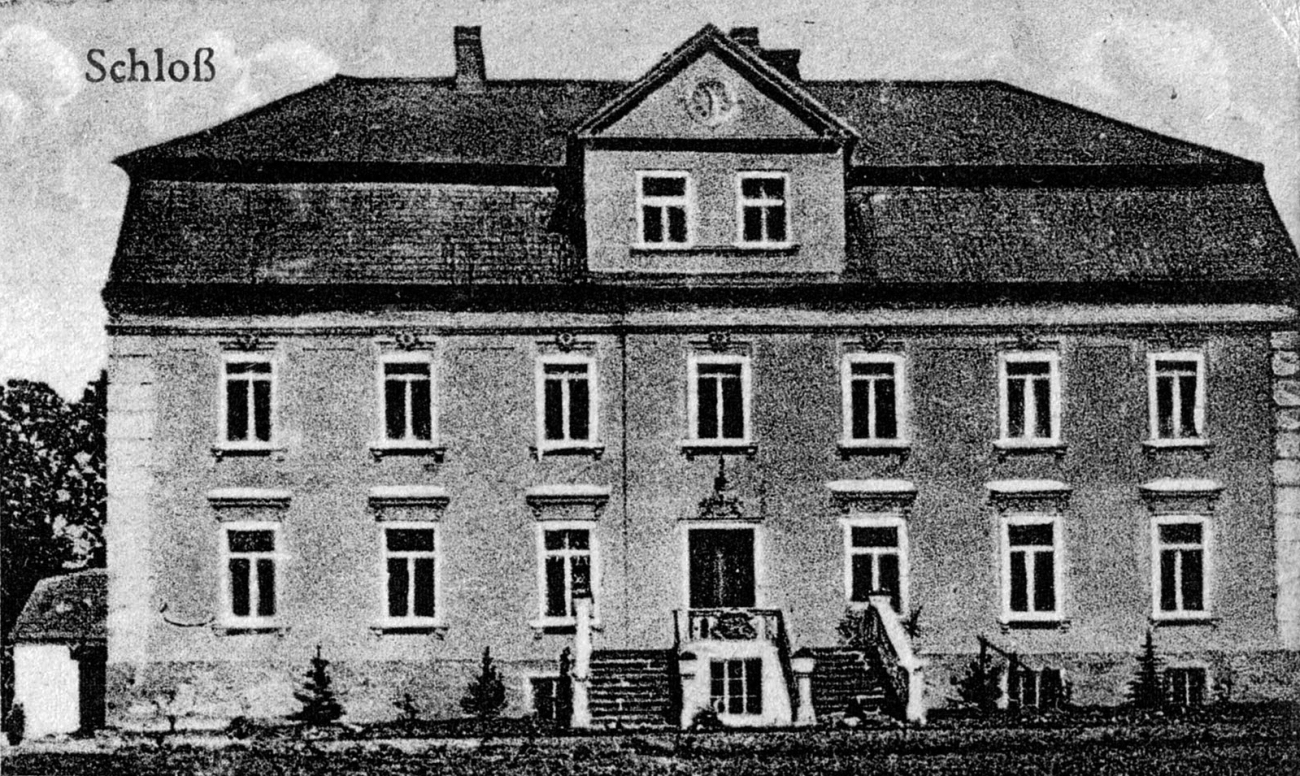 Zdjęcie archiwalne Pałacu w Suchej Górnej